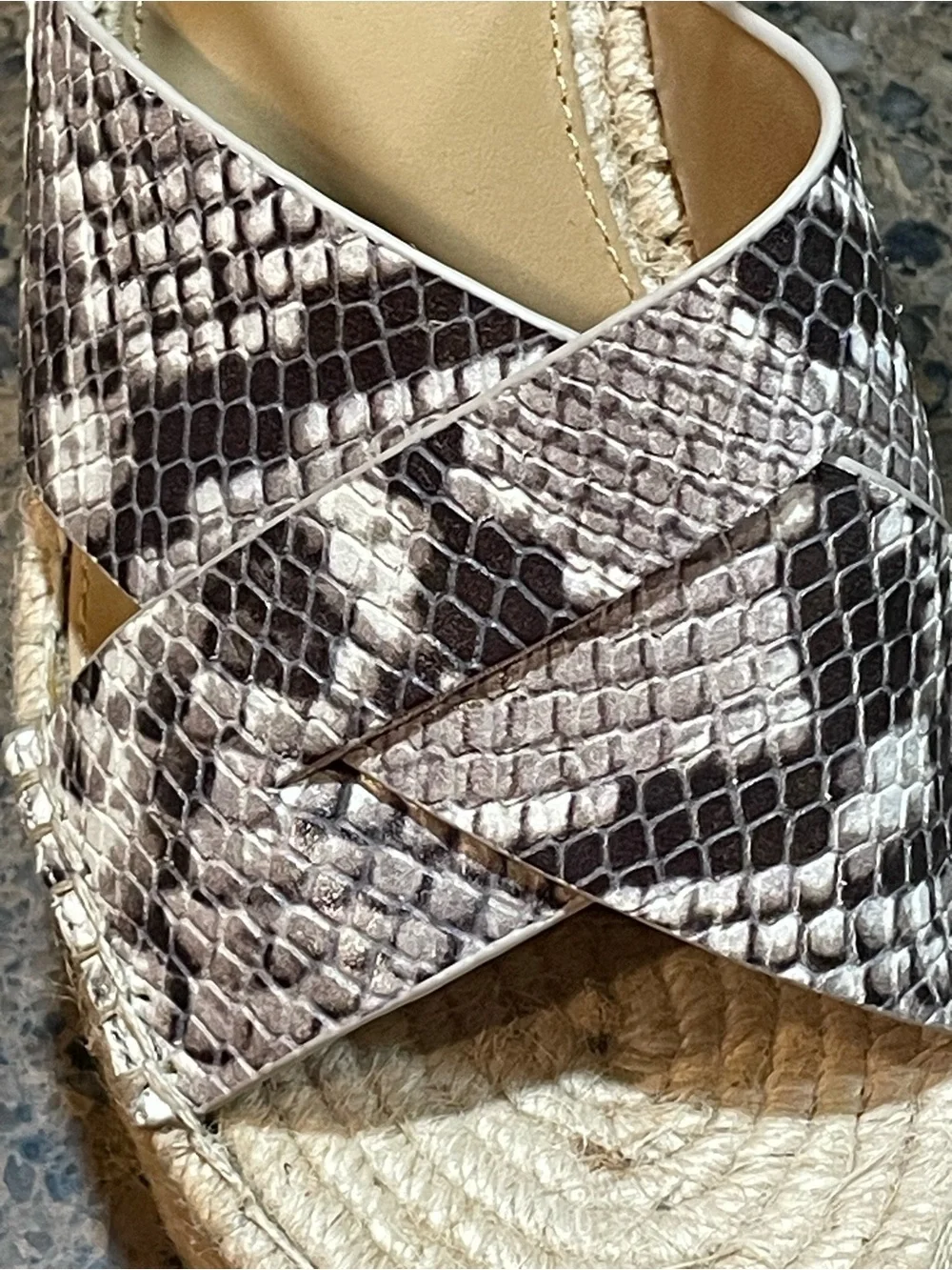 Marc Fisher LTD Amari Ankle Strap Espadrille Wedges Sz 8.5 Snake Print Leather